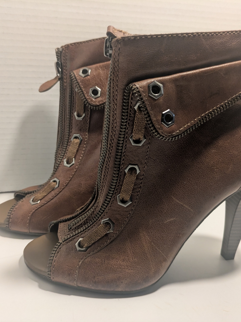 3 inch heel Gianni Bini Brown Leather Peep-Toe Ankle Booties with Front Zipper